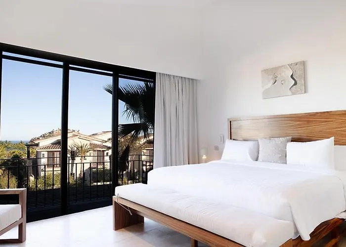 Bohari Palmilla 4*